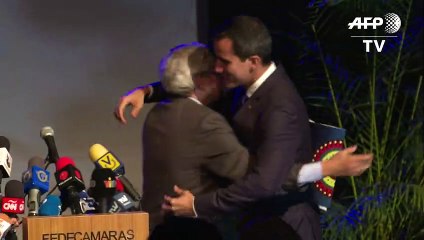 Guaidó  hace llamado a ejército para que lo apoye