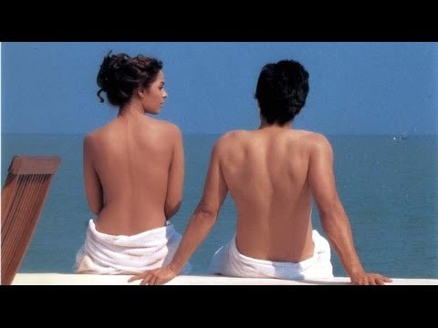 Mallika Sherawat goes topless - Viral Video Of Malika Sherawat