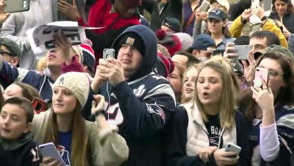 Miles de personas celebran Super Bowl de Patriots en Boston