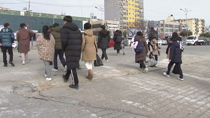 막바지 섬 귀경...여객선터미널 '한산' / YTN