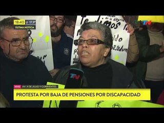 Protesta por la baja de pensiones por discapacidad