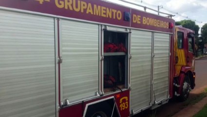 Bombeiros combatem incêndio ambiental no Clarito