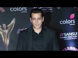 Salman Khan Makes A grand Entry At The Stardust Awards