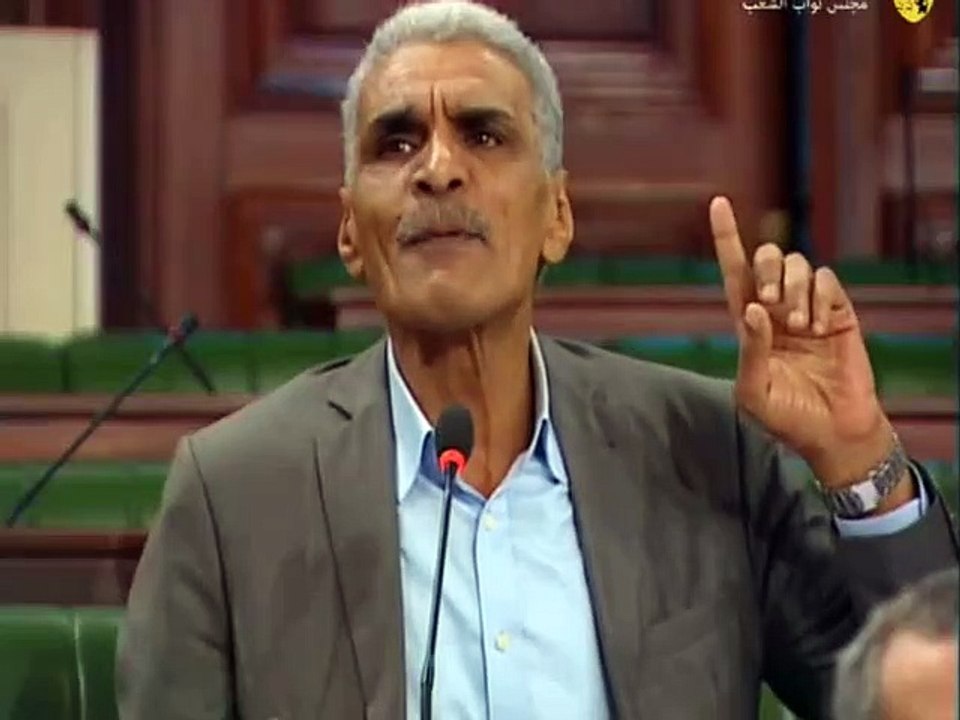 عمار عمروسية صورة شكري بلعيد تنظر إلى رئيس كتلة حركة النهضة نور الدين البحري