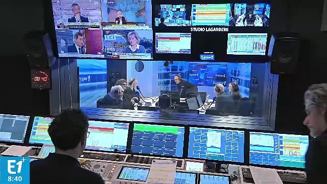 François Bayrou : Emmanuel Macron est un peu bipolaire, il peut être adorable et très fermé (Canteloup)