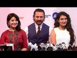 Aamir Khan With CUTE Dangal Daughters Fatima Sana Shaikh & Zaira Wasim At Jio Mami 2017