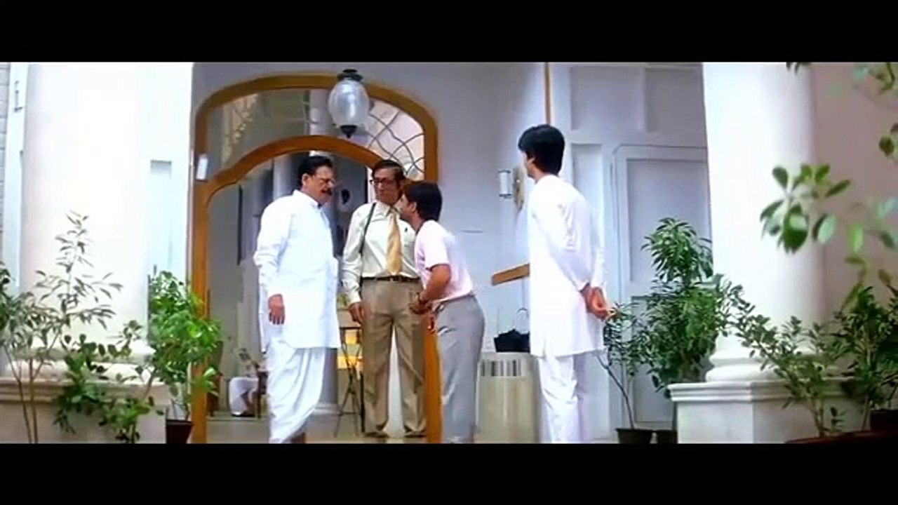 Chup chupke Comedy scene