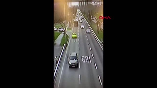 İstanbul- Bakırköy'de 'Yarış' Kazasında Ölen Genç Kızın Cenazesi Adli Tıptan Kurumundan Alındı