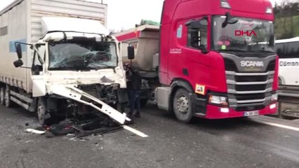 Tem Sultanbeyli'de Zincirleme Trafik Kazası