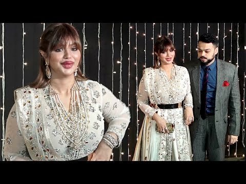 Ayesha Takia LOOKS UGLY due to wrong Lips Plastic Surgery at Priyanka Nick Wedding Reception