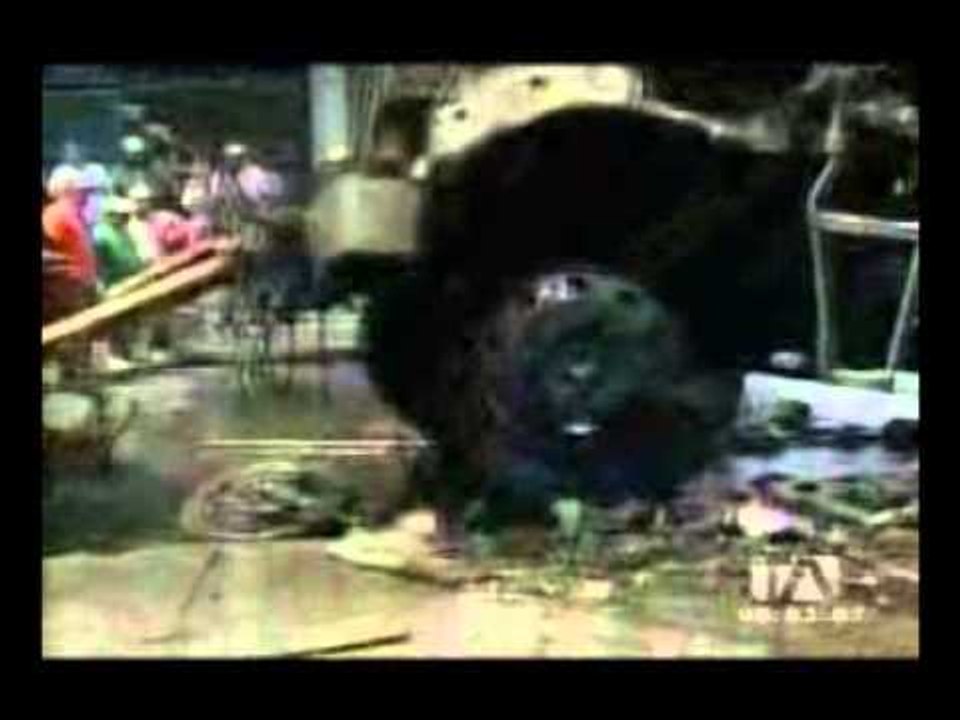 Hombre murió calcinado tras impactar su moto con el tanque combustible de un camión