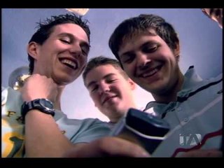 Sábado Adolescentes atrapad   Banda ancha