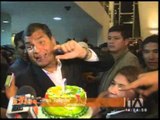 En Corto: Presidente Correa sopló la vela por su cumpleaños