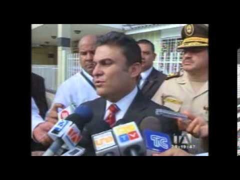 José Serrano visita a familiares de Fausto Valdiviezo