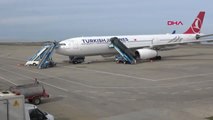 Trabzon Kokpit Camı Çatlayan Uçak, Trabzon'a Acil İniş Yaptı-Aktuel