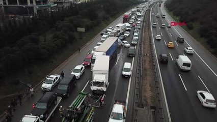 Tem Sultanbeyli'de Zincirleme Trafik Kazası )