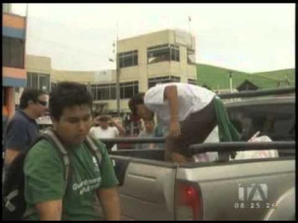 Seis toneladas de basura se recogieron en limpieza a la isla Santa Cruz en Galápagos