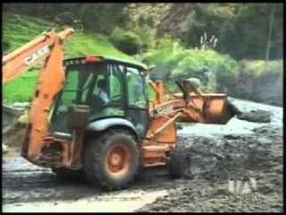 Deslave ocasiona destrucción de un puente en Ambato