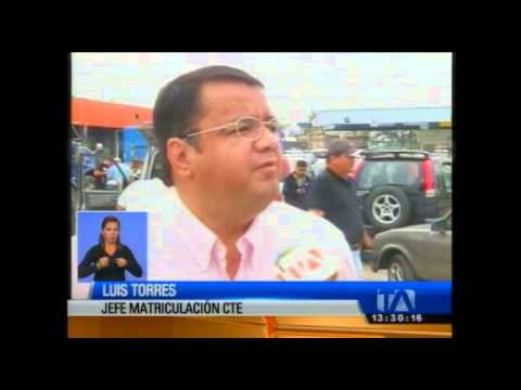Gran aglomeración vehicular se registra en las oficinas de matriculación de la CTE en Guayaquil