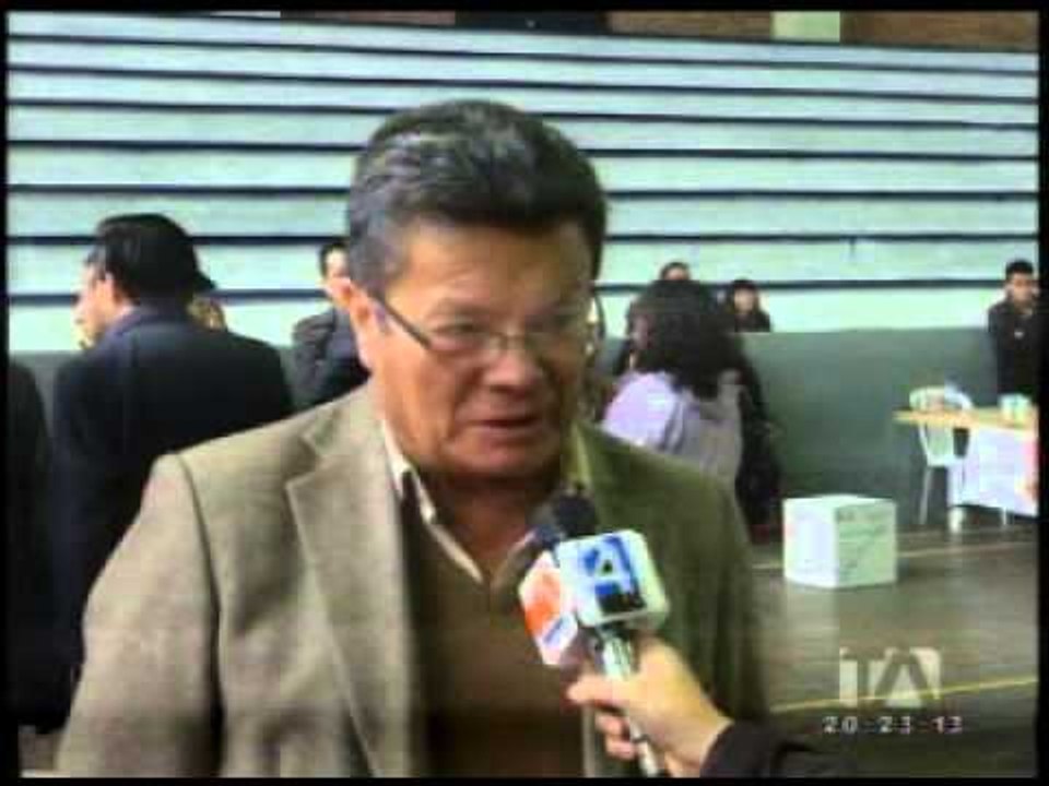La Universidad Central de Quito cuenta los votos de las elecciones para rector