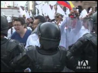 Marcha de médicos en Quito
