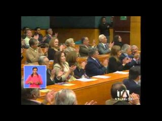 Elsie Minge recibe premio