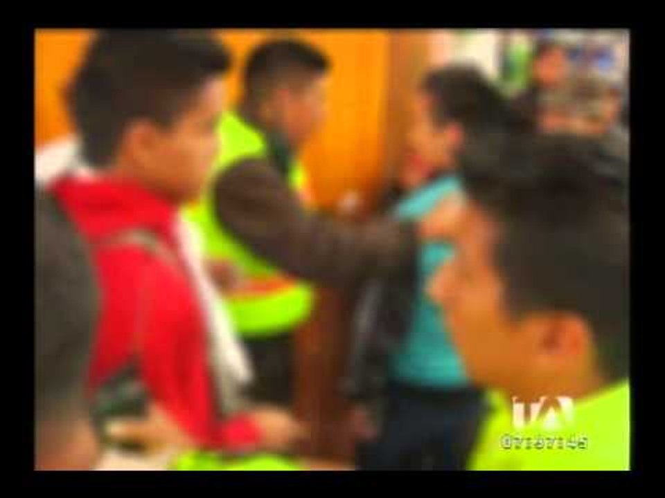 Fiesta juvenil fue cancelada por no tener permisos. 2000 jóvenes fueron evacuados