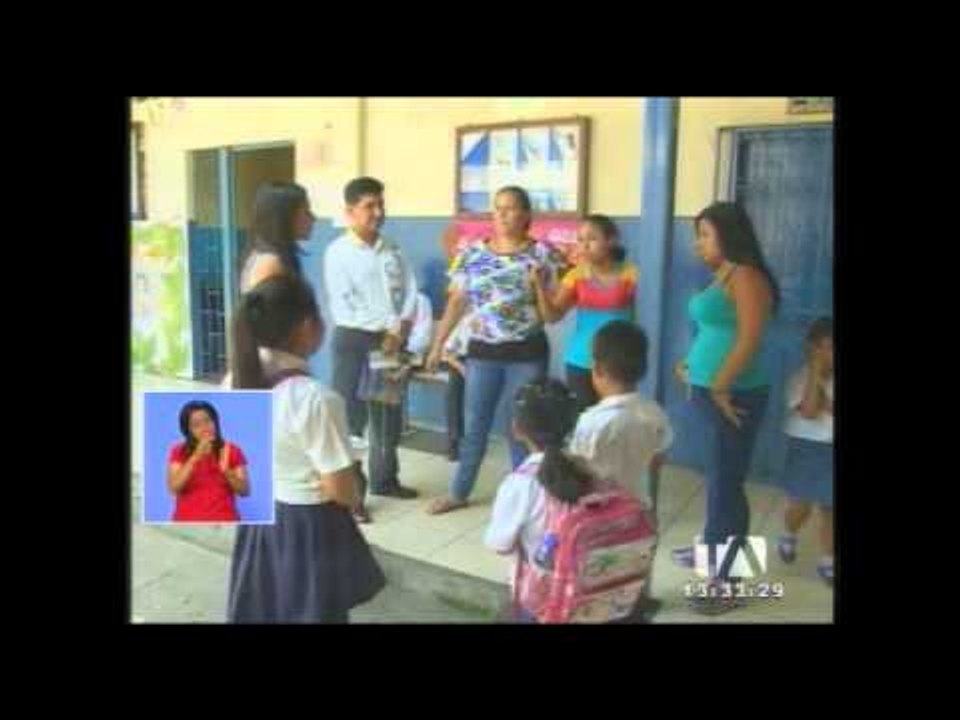 Docentes que imparten inglés muestra preocupación por malla curricular