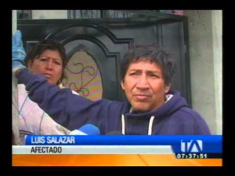 Fuertes lluvias provocan el hundimiento de una vía en Tungurahua