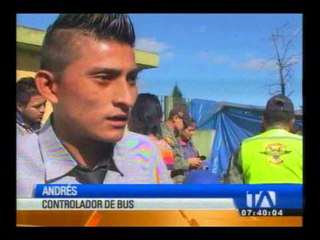 Descargar video: Militares decomisan armas y municiones camufladas en un bus de  transporte interprovincial