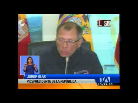 Autoridades realizan sobrevuelo de zonas afectadas por sismo en Quito