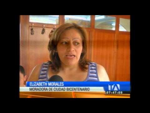 Bomberos verifican daños en viviendas por sismos en Quito