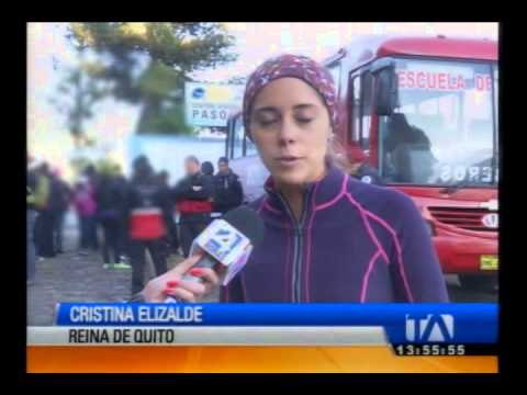 Niños y jóvenes participan en la caminata 'De la Calle a la Cumbre'