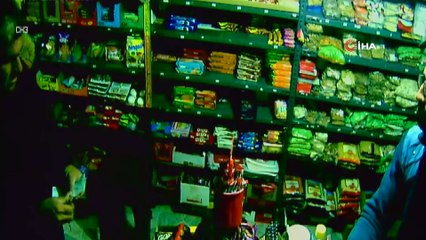 Parasını istedi, dayak yedi...Köy bakkalındaki kavga güvenlik kamerasında