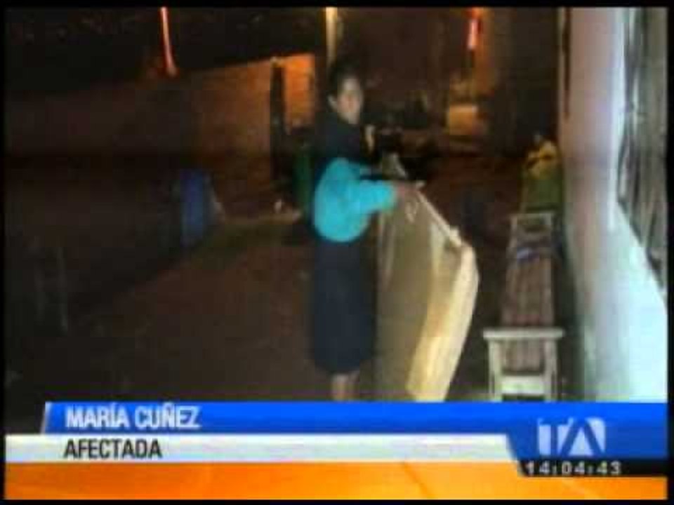 Fuertes lluvias dejan daños en las vías