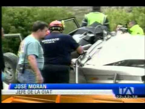 Cuatro integrantes de una familia mueren en un accidente de tránsito en la vía Cuenca-Azogues