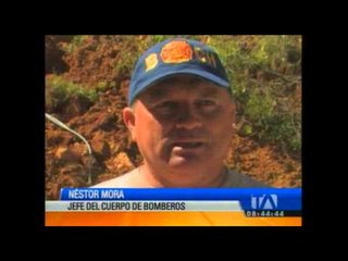 Deslave bloquea el paso en la vía que une a Loja con El Oro