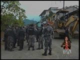Decenas de militares y policías se aprestan a recuperar instalaciones de Ecuacorriente