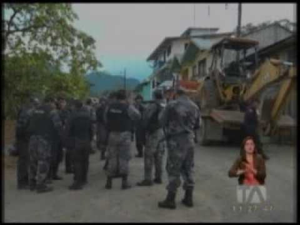 Decenas de militares y policías se aprestan a recuperar instalaciones de Ecuacorriente