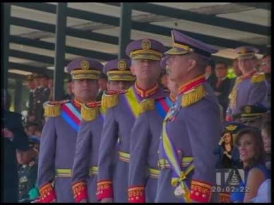 Rafael Correa remueve la cúpula militar - Teleamazonas
