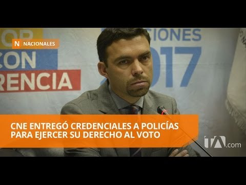 CNE entregó credenciales a policías para ejercer su derecho al voto