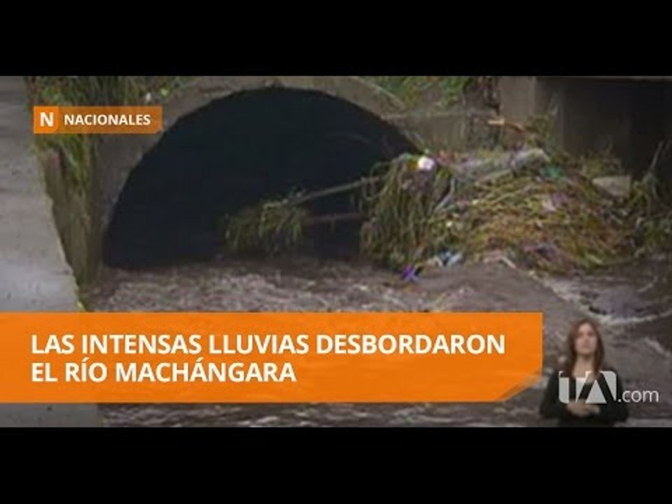 El río Machángara se desbordó e inundó varias casas