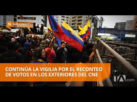 Continúa la vigilia por el reconteo de votos en los exteriores del CNE