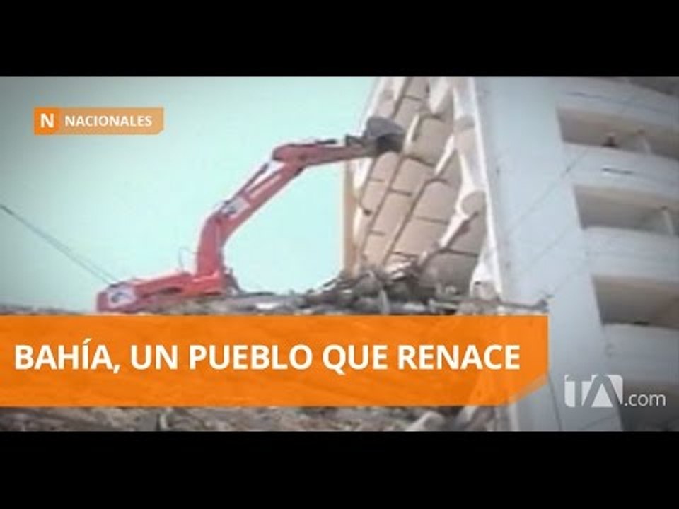 Varios edificios en Bahía de Caráquez están en...