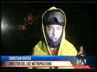 Deslizamiento de tierra obliga al cierre de la avenida Velasco Ibarra