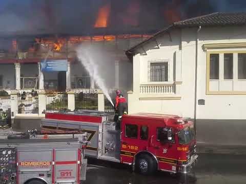 Incendio en colegio María de Nazaret Quito