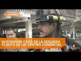 Vehículo cayó de un estacionamiento en centro comercial - Teleamazonas