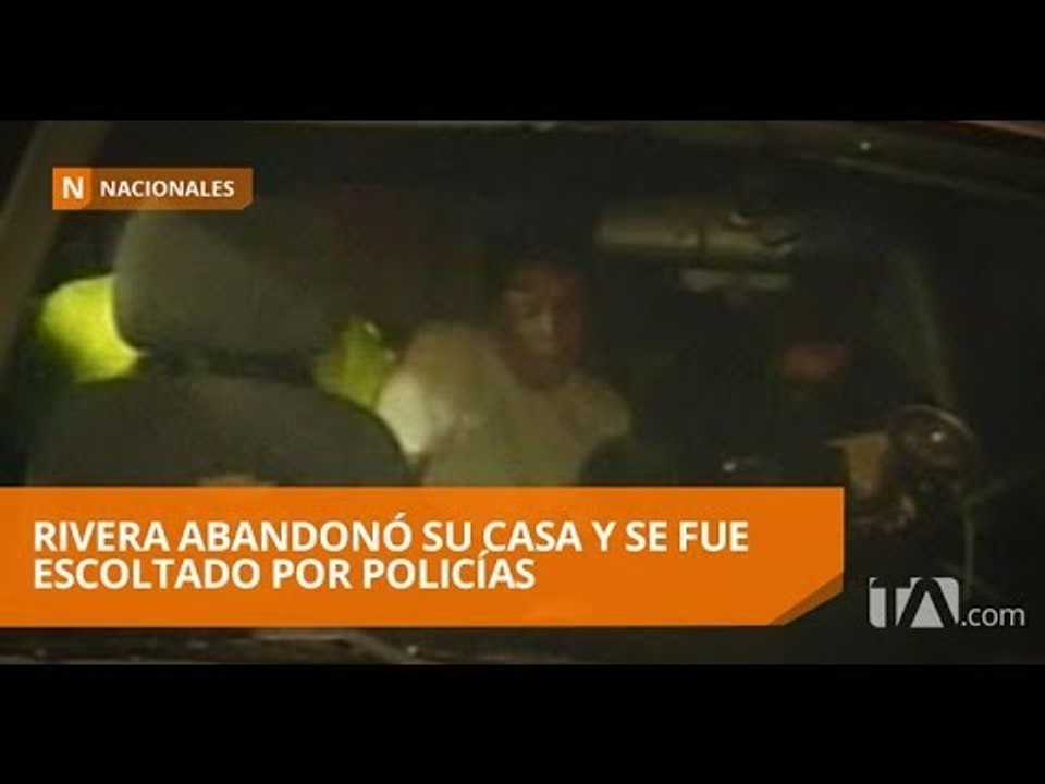 Ricardo Rivera salió de su residencia escoltado por policías - Teleamazonas