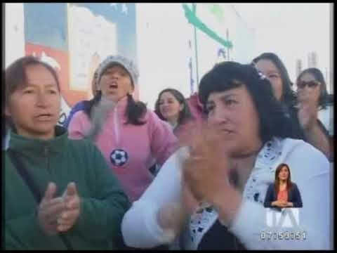 Aulas pequeñas, muchos alumnos y pocos profesores