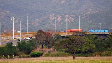 Militares venezolanos bloquean puente fronterizo con Colombia